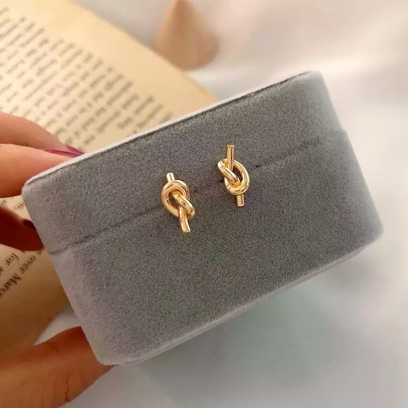 “Tie the Knot” Pretzel Twist Minimalist Gold Stud Dainty Bridesmaid/Gift Earring - Picture 6 of 9